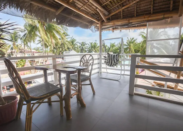 8 Colors Beach House Resort
