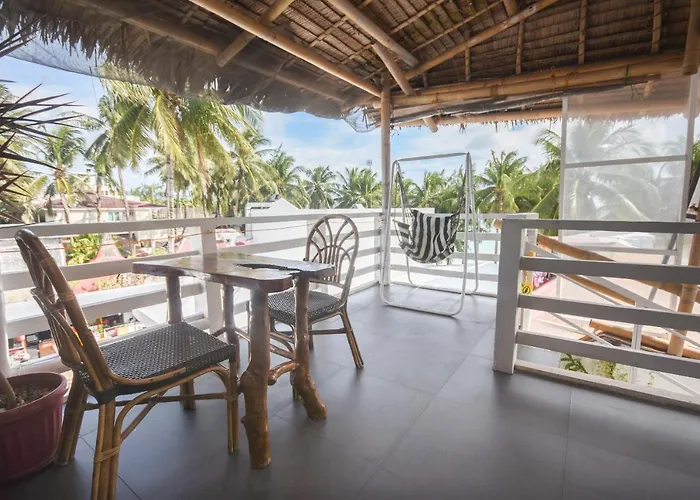 8 Colors Beach House Resort