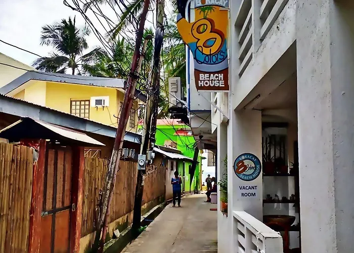 8 Colors Beach House Resort
