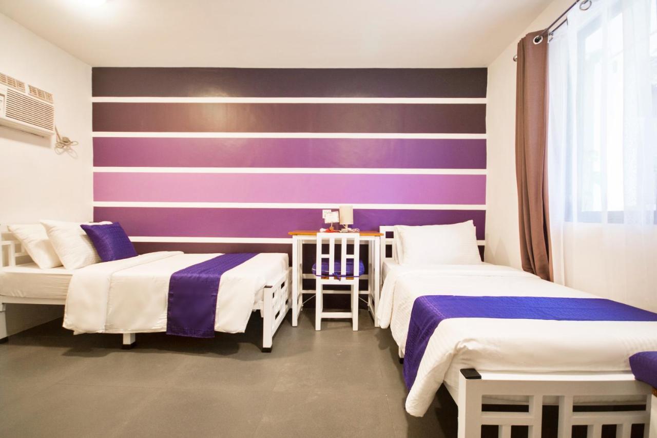 8 Colors House