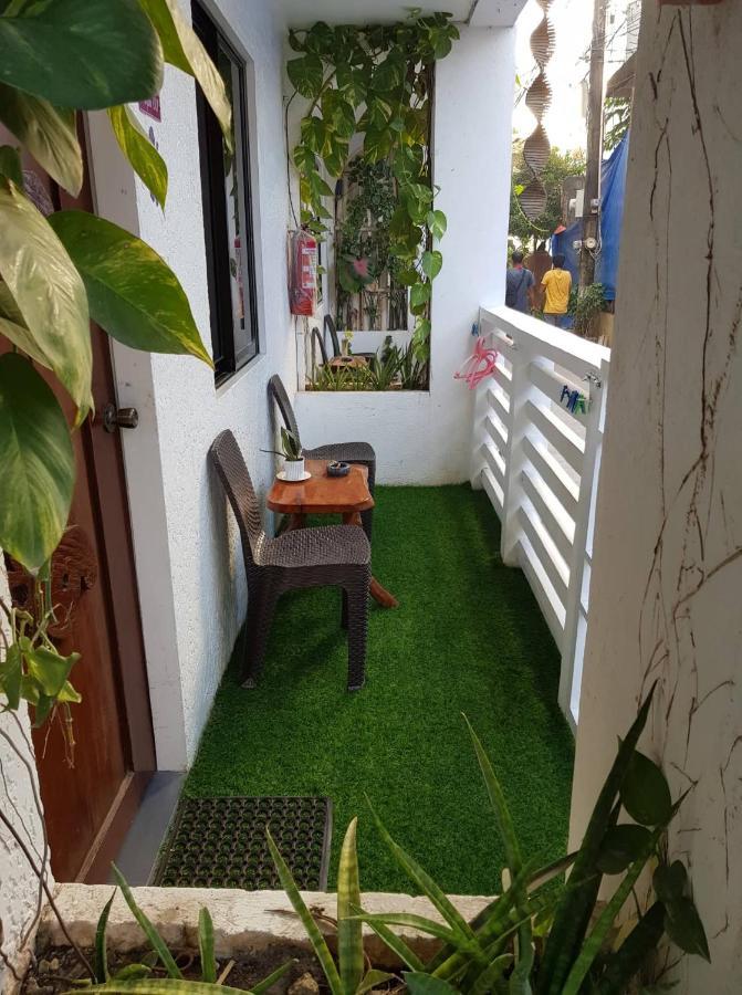 8 Colors House Malay