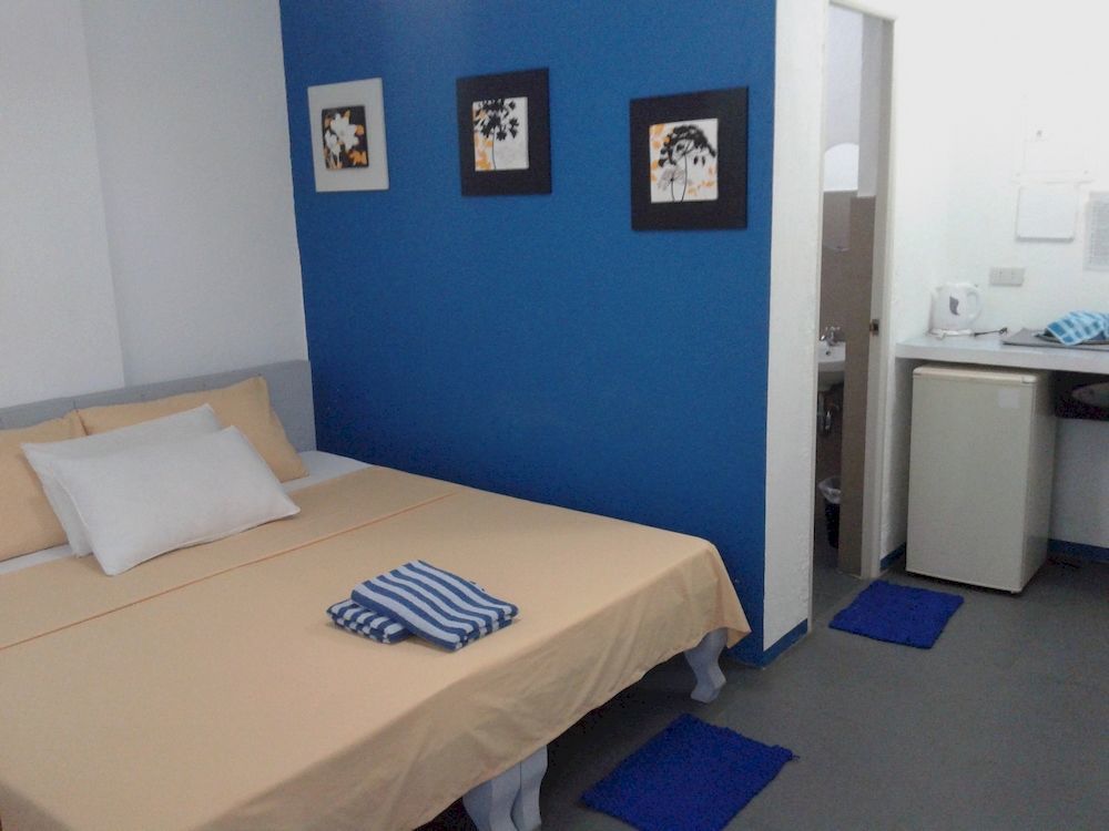8 Colors House 3*