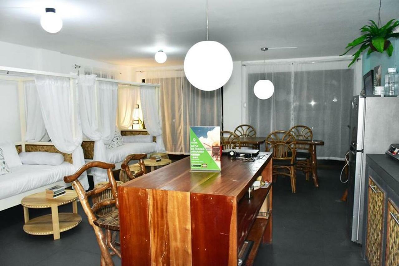 8 Colors House Inn Malay